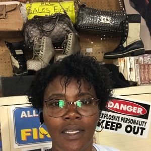 Meet your Posher, Jennifer